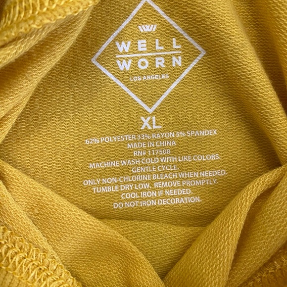 Well Worn Long Sleeve Sweatshirt Women’s XL Yellow Poderosa Latino Heritage - Picture 3 of 5